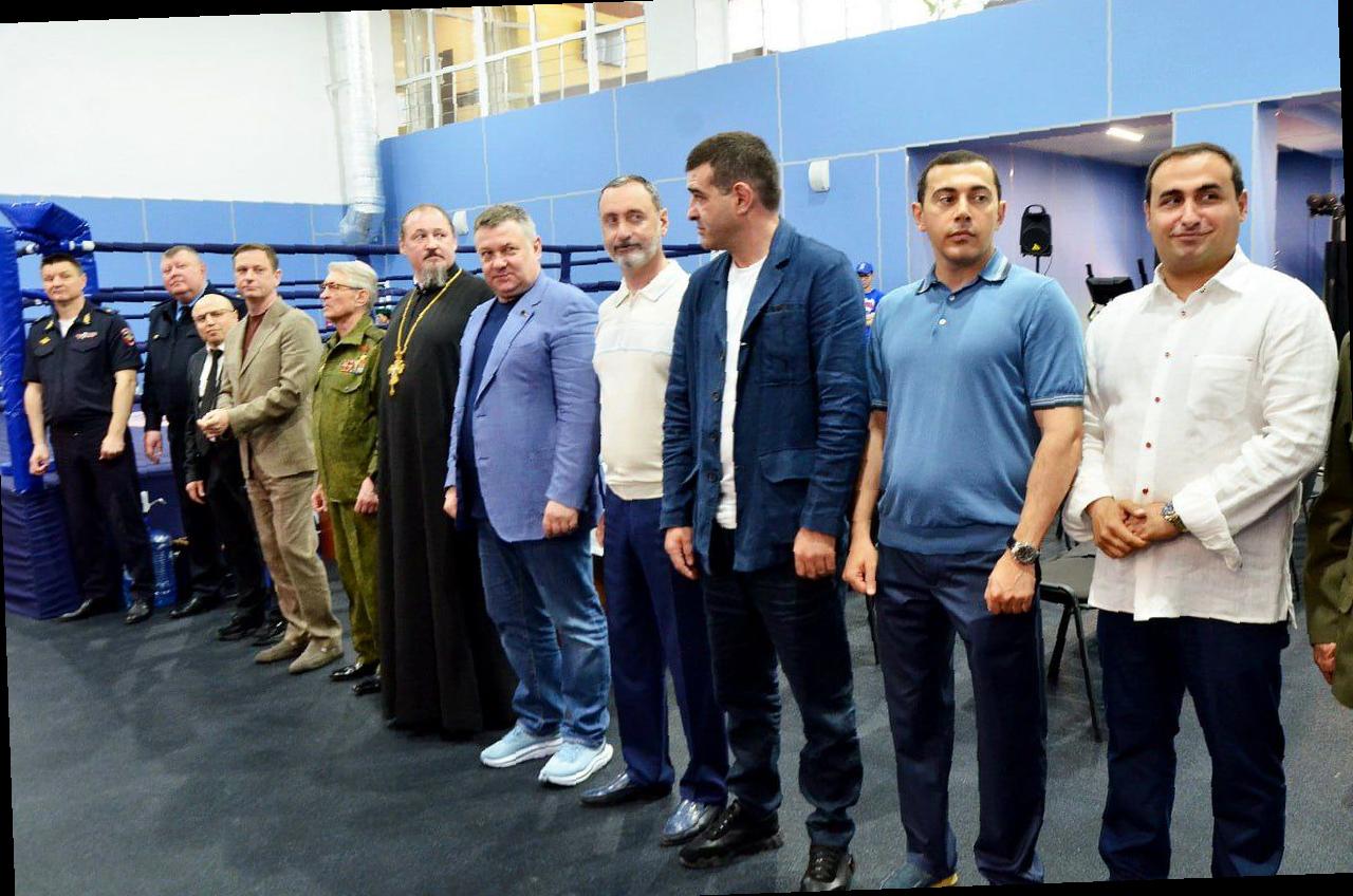 «Виктор Тепляков присутствовал на открытии соревнований по боксу»