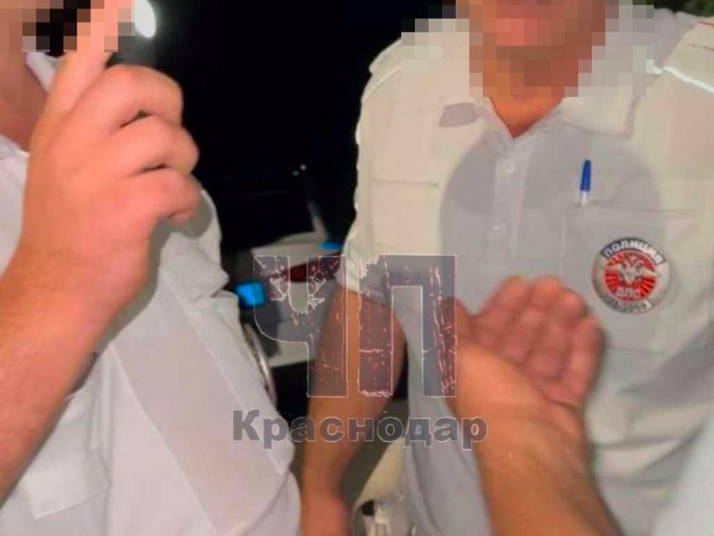 В УВД Сочи проверяют информацию о сотруднике, нарушающем закон