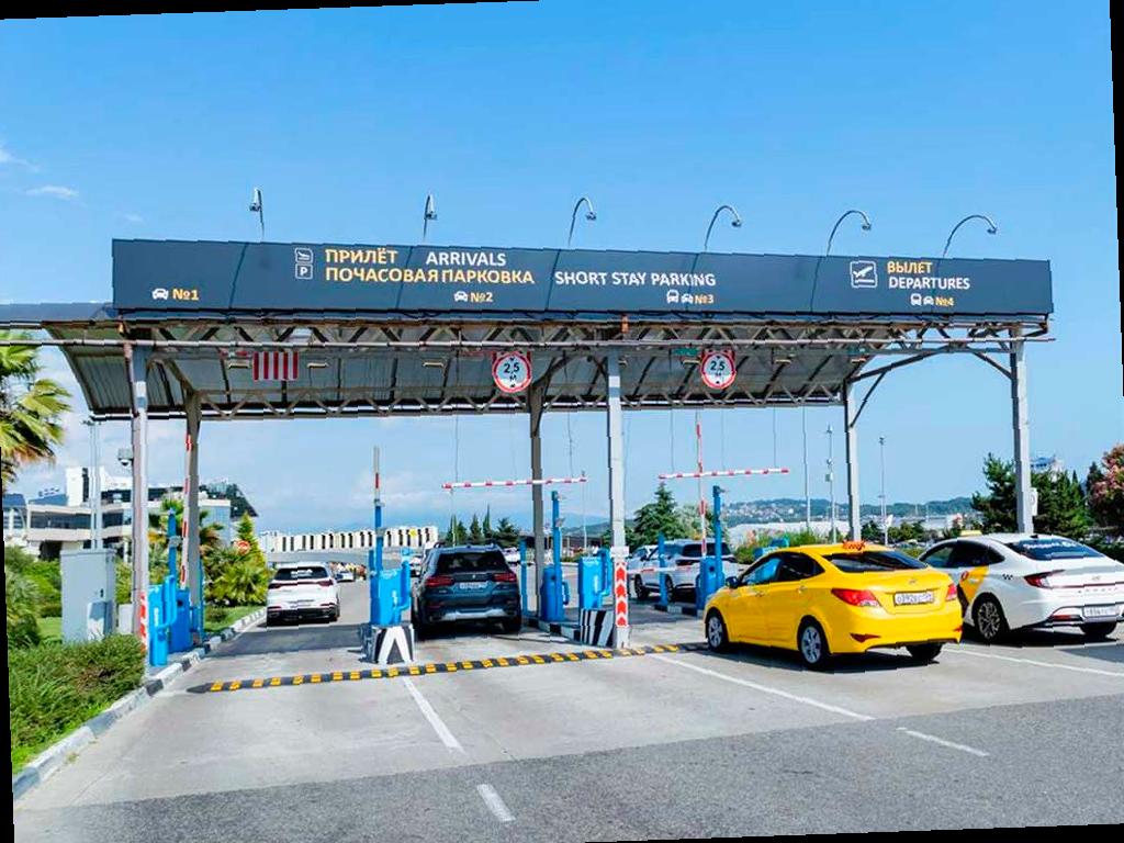 В аэропорту Сочи теперь удобная парковочная система