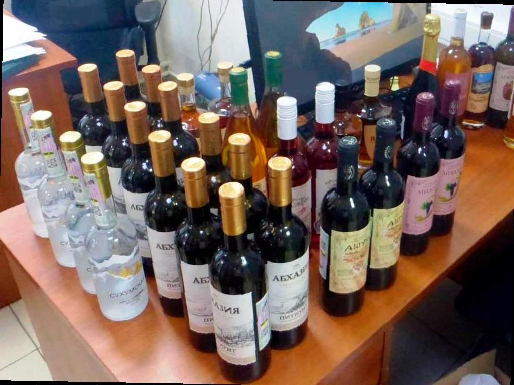 В Сочи задержали контрабанду алкоголя из Абхазии