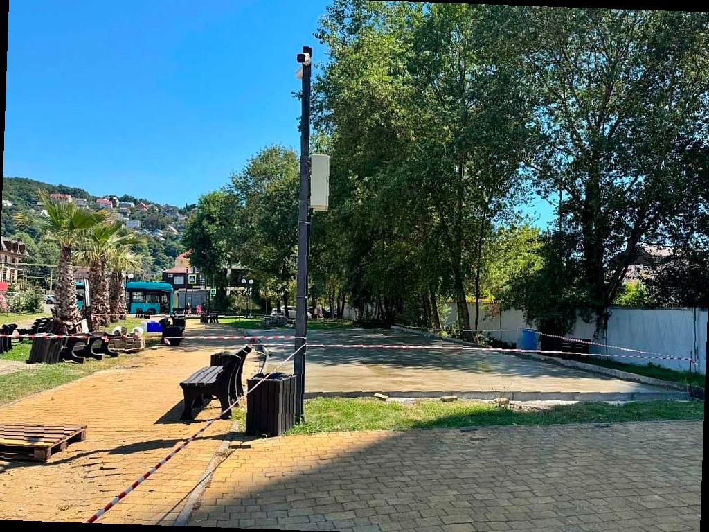 Благоустройство пешеходных зон в Лазаревском районе Сочи