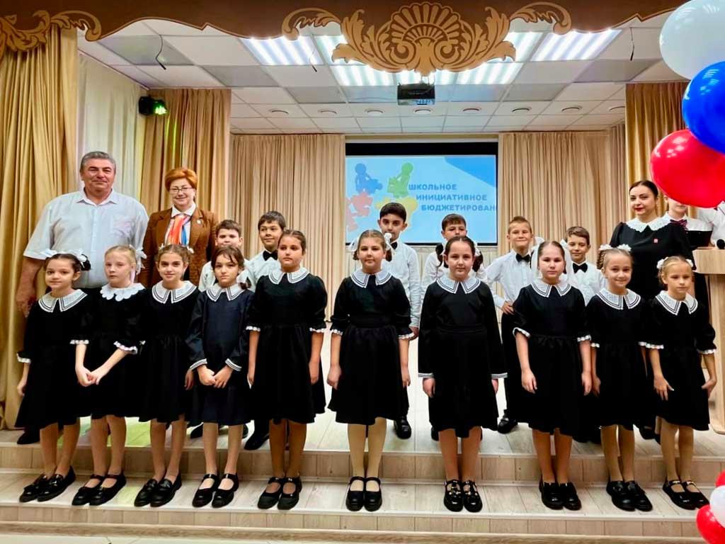 В сочинских школах открыли новые актовые залы