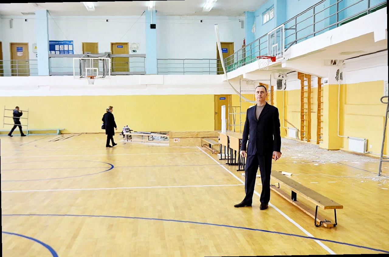 «Виктор Тепляков ознакомился с спортивным комплексом университета в Сочи»