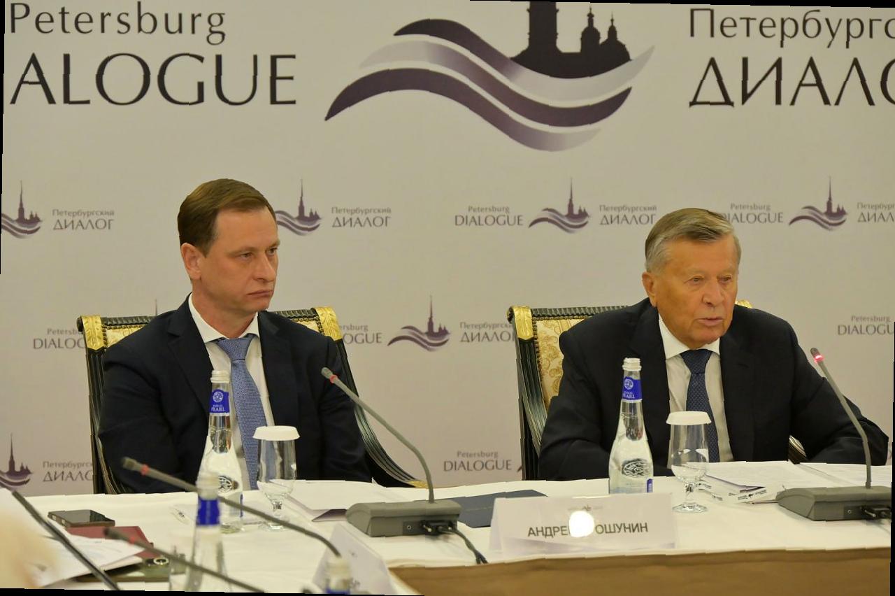 «Виктор Тепляков на форуме «Петербургский диалог»»