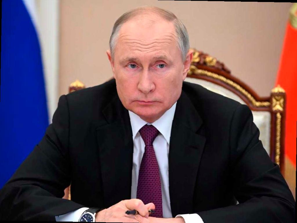 Владимир Путин подписал законы о ЖКХ, пенсиях и новых регионах