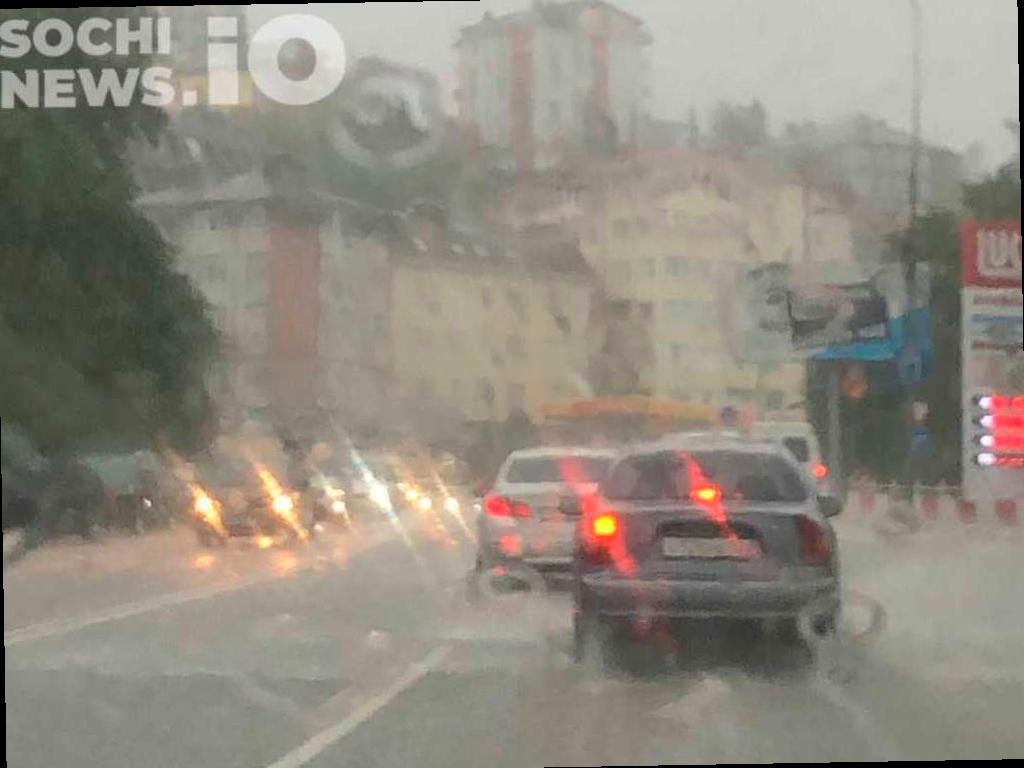 Дожди и грозы ожидаются в Сочи: будьте готовы к непогоде