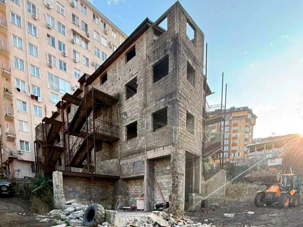 Власти Сочи приступают к сносу трех самостроев