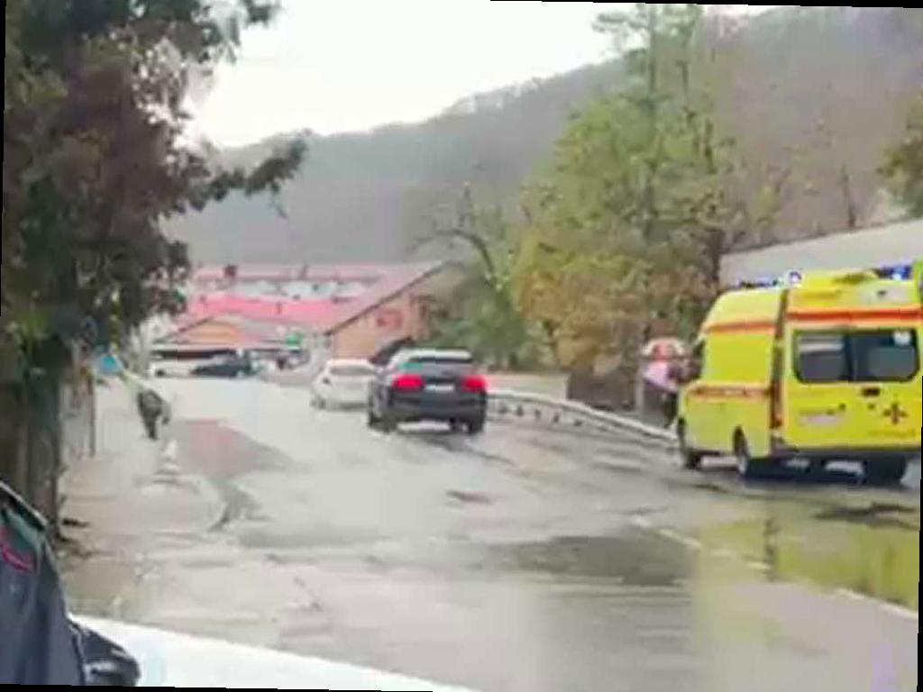 В Сочи грузовик сбил пожилого пешехода