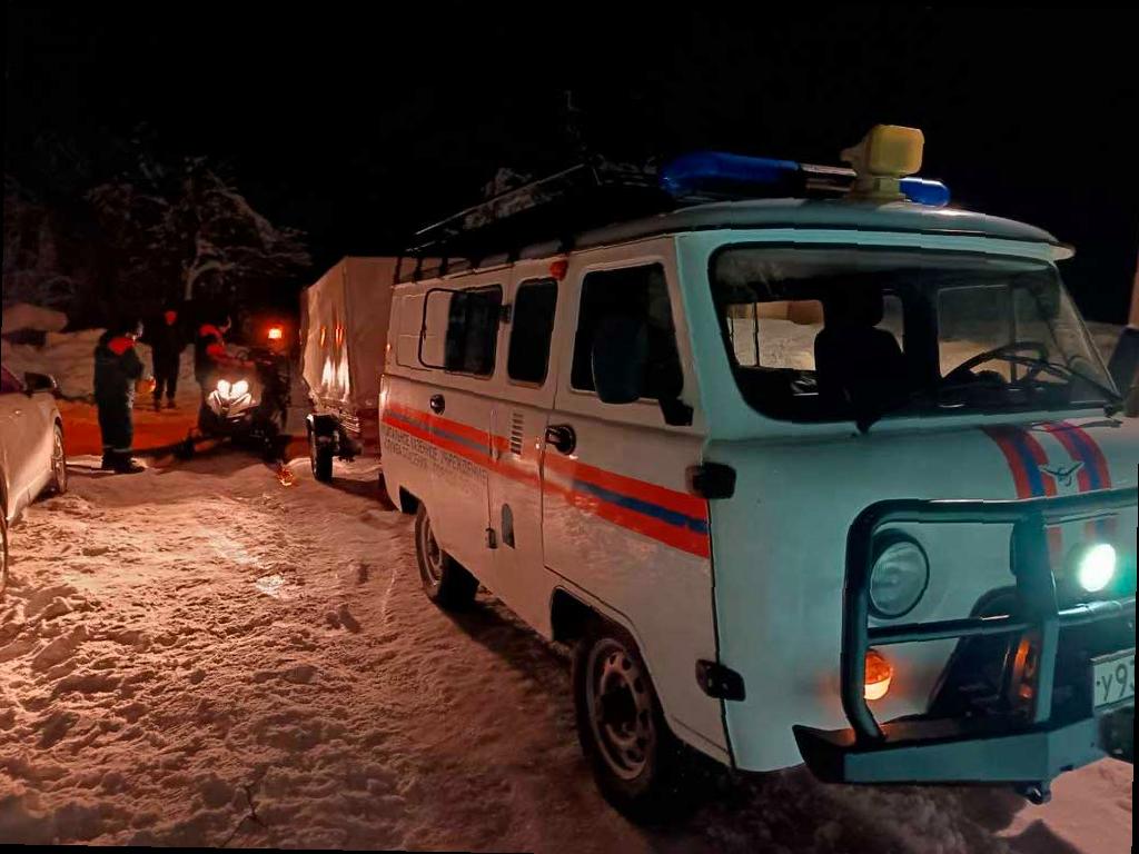 Спасатели помогли энергетикам добраться до поврежденной ЛЭП в Сочи