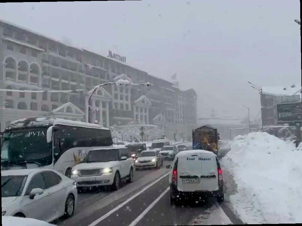 В Сочи начато 11 дел из-за плохой уборки дорог во время снегопада