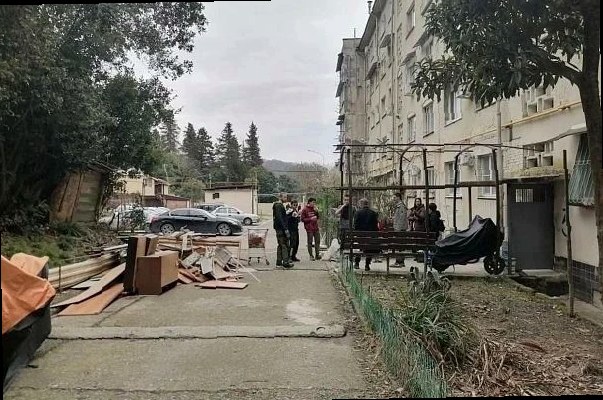В Сочи подвалы многоквартирных домов готовят под укрытия: в Хосте очис