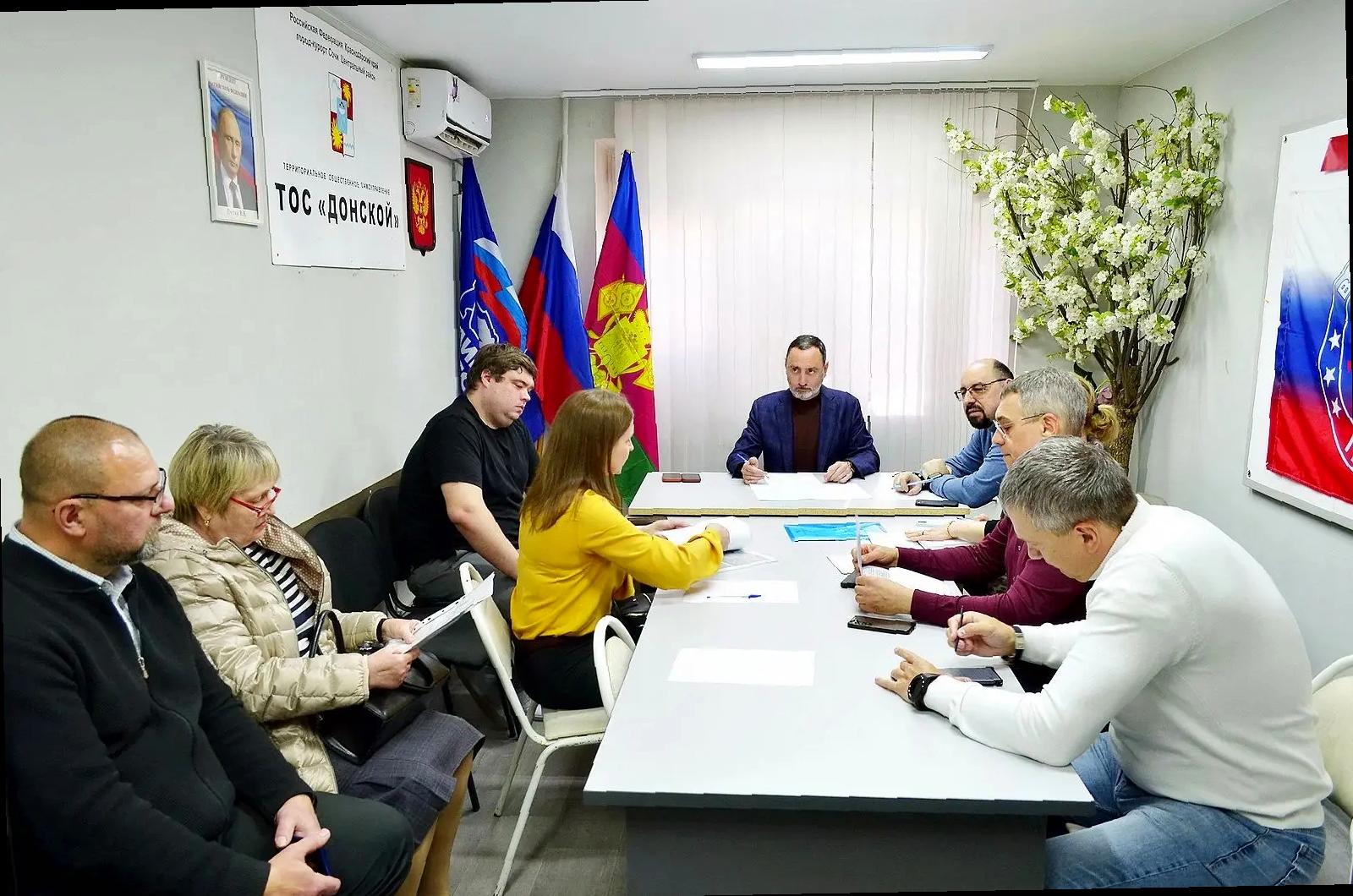 «Виктор Тепляков провел прием граждан в ТОС Донской»
