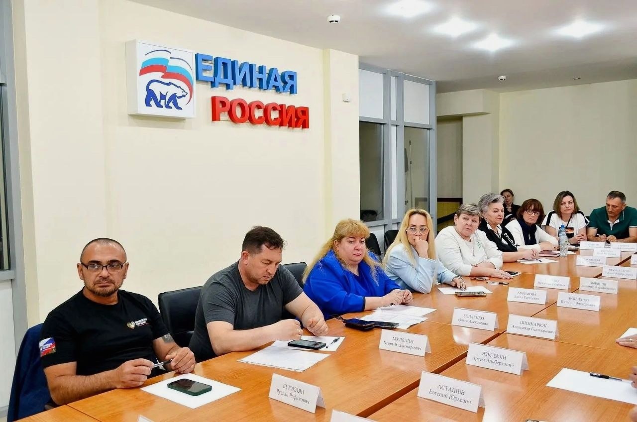 Депутат ЗСК Виктор Тепляков встретился по вопросу гуманитарной помощи в СВО