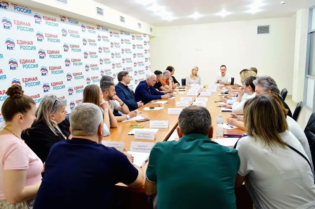 Депутат ЗСК Виктор Тепляков встретился по вопросу гуманитарной помощи в СВО