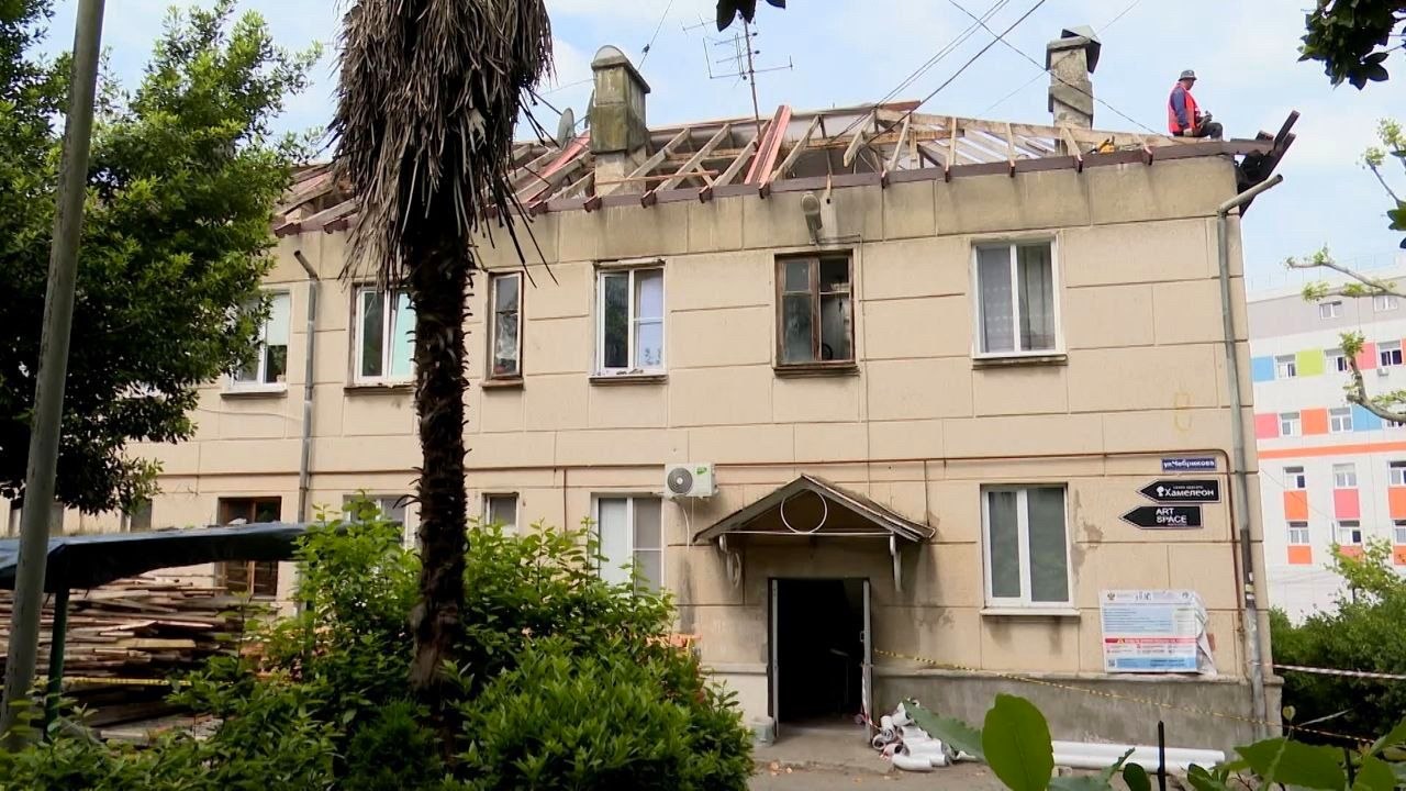 Ремонт 10 многоквартирных домов завершён в Сочи в рамках программы