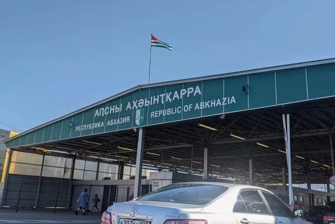 Роспотребнадзор проверил почти 2,5 тысячи проб морской воды в Сочи