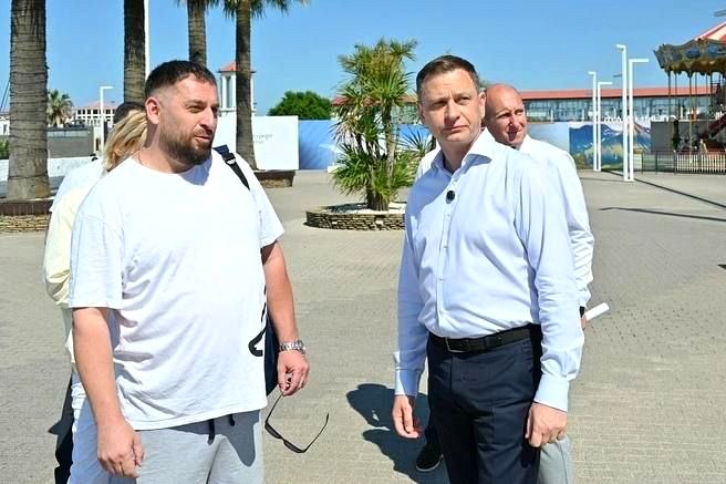 Сроки снятия заборов на Южном моле и завершение реконструкции набережной