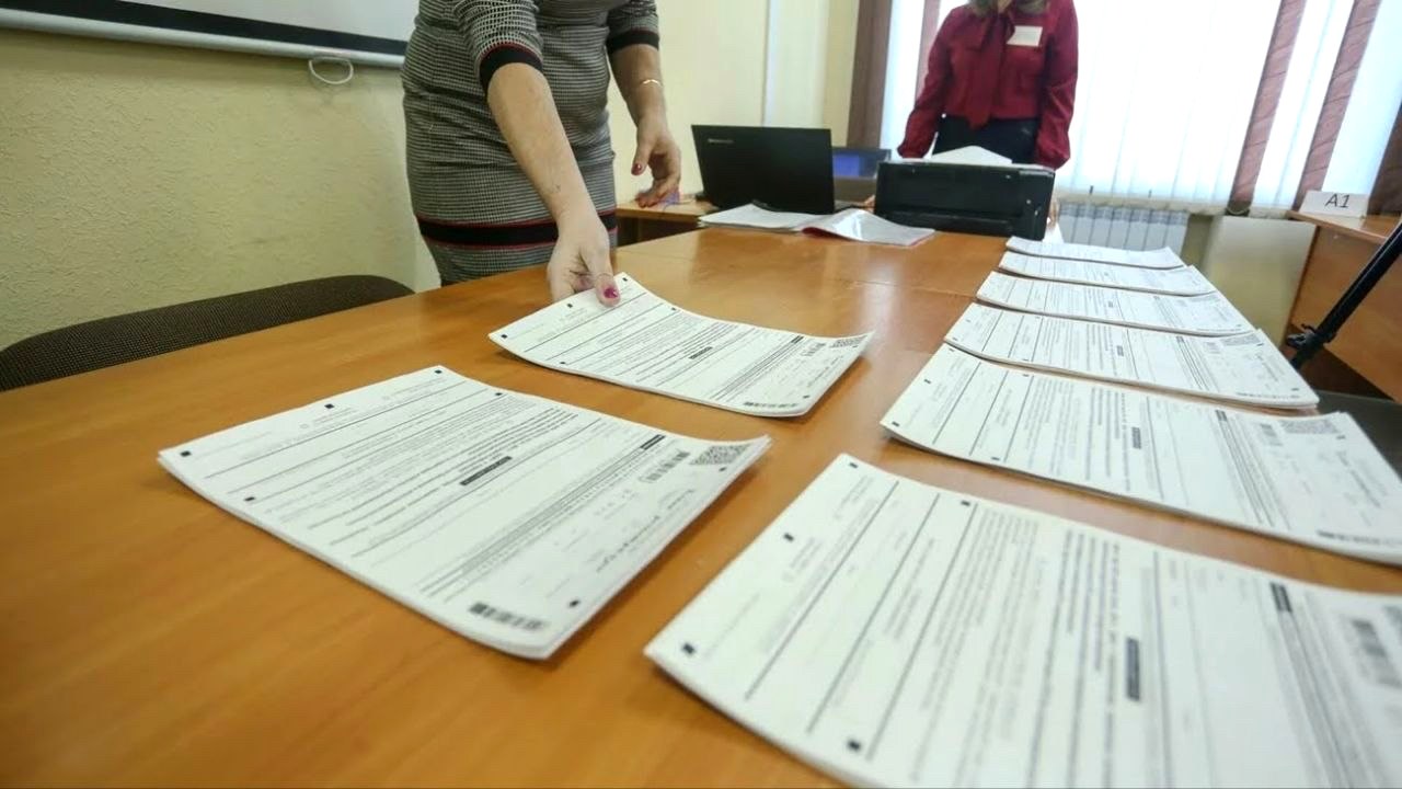 В Сочи 25 выпускников ЕГЭ получат по 50 тысяч рублей, их наставники — по 100 тысяч