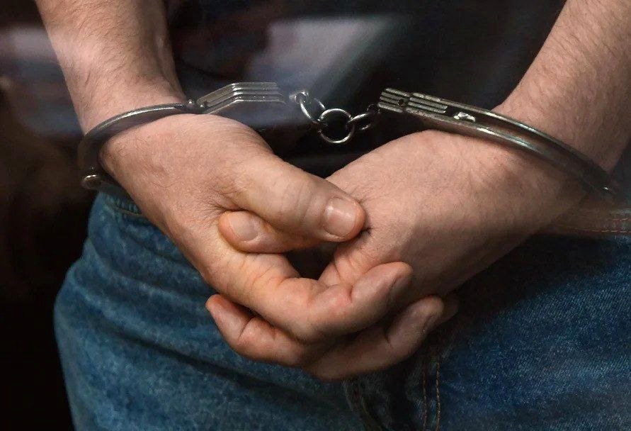 Максим Артемов приговорен к 14 годам за государственную измену